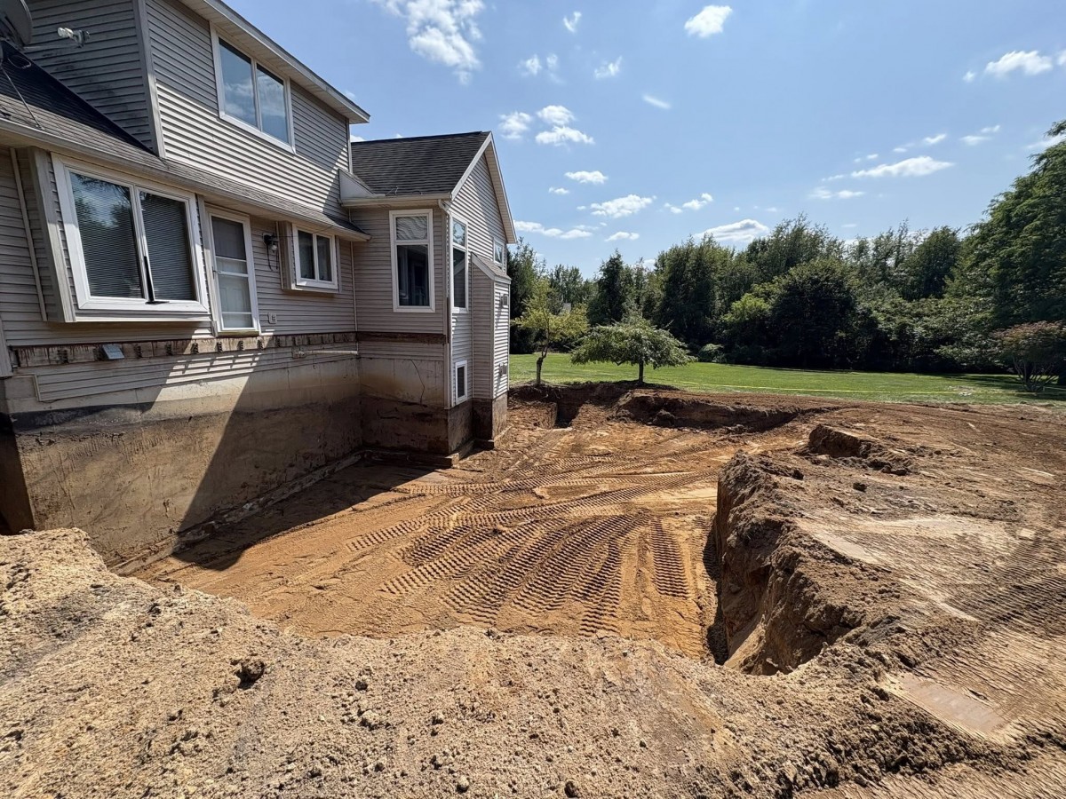 Site Prep Work & Foundation Excavation
